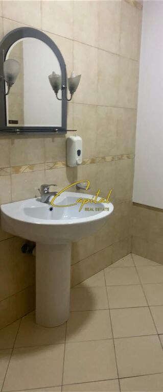 LOCALE COMMERCIALE IN AFFITTO 110 M2 EX BLOCCO 100.000 LEKE
