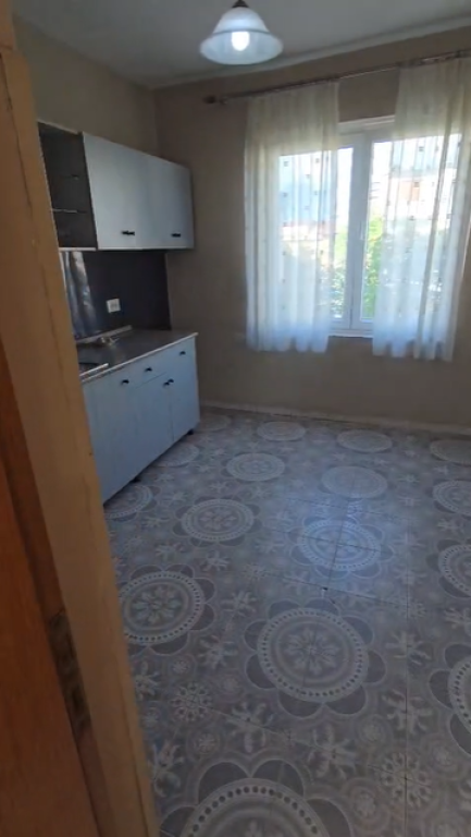🏡 Appartamento 1+1 in Vendita – Via Muhamet Gjollesha, vicino a Myslym Shyri**