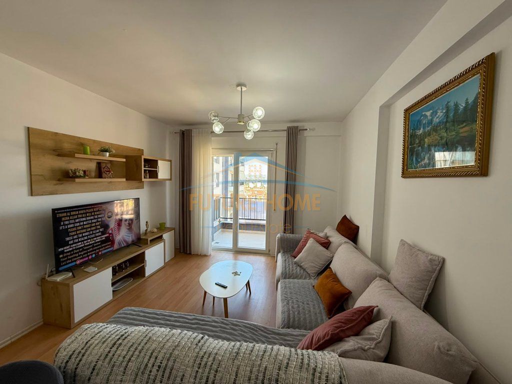 Rent, Apartment 2+1+2, 5 Maji Street, Tirana