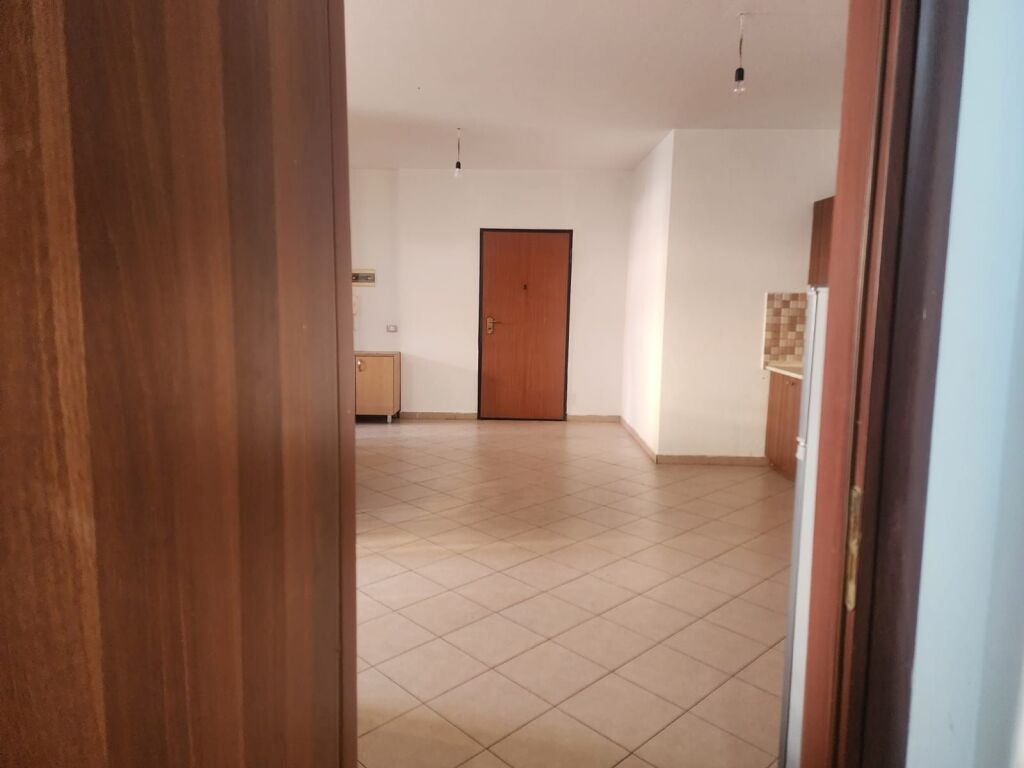Okazion. Apartament 2+1 per shitje ne Astir