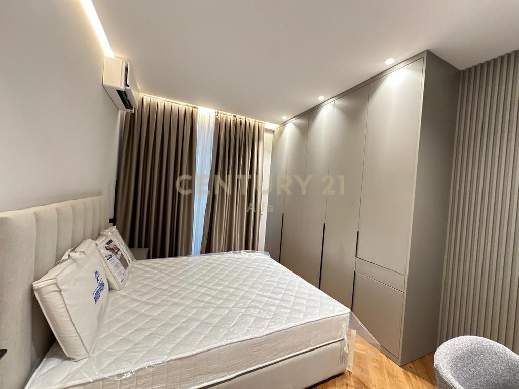 Apartament Luksoz 3+1+2 + Post Parkimi per Qira tek "Golden Residence"