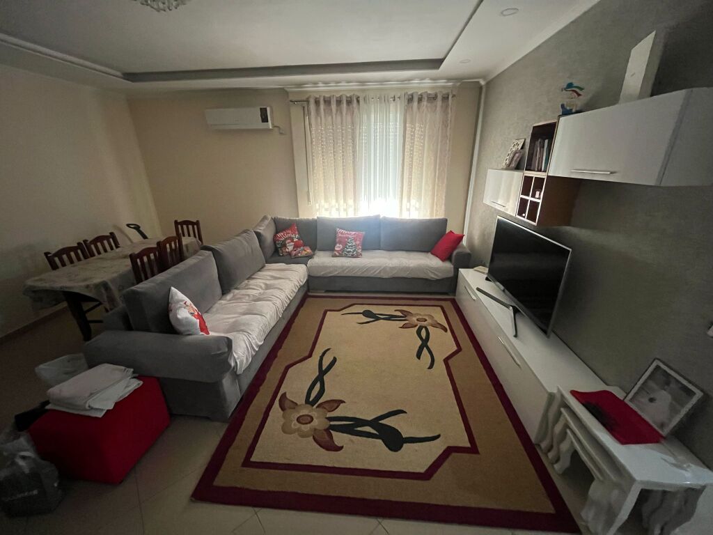 Jepet apartament me qera 2+1