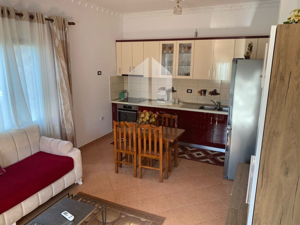 Affitto | Appartamento 2 + 1 | Via Siri Kodra | 500 €/Mese