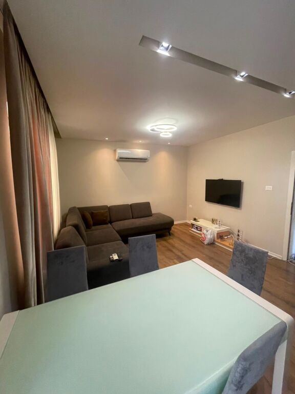 Jepet apartament 2+1+2 ballkone+2 Poste Parkimi me qira ne Allias , tek Rruga Sule Gjashta .