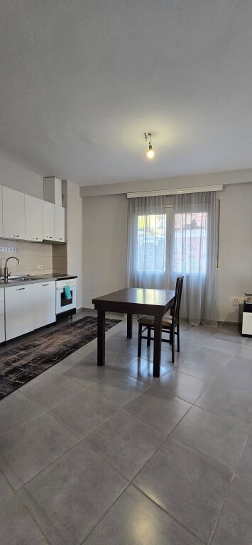 APARTAMENT 1+1, PRANE KOPSHTIT BOTANIK