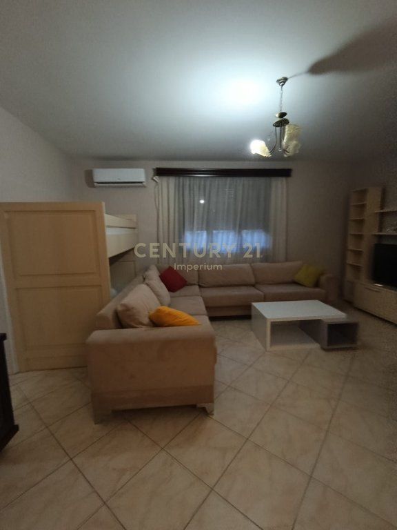 Appartamento 1+1 in Affitto | Via Kavaja, Kajo Karafili | Vicino al Centro IMP146438