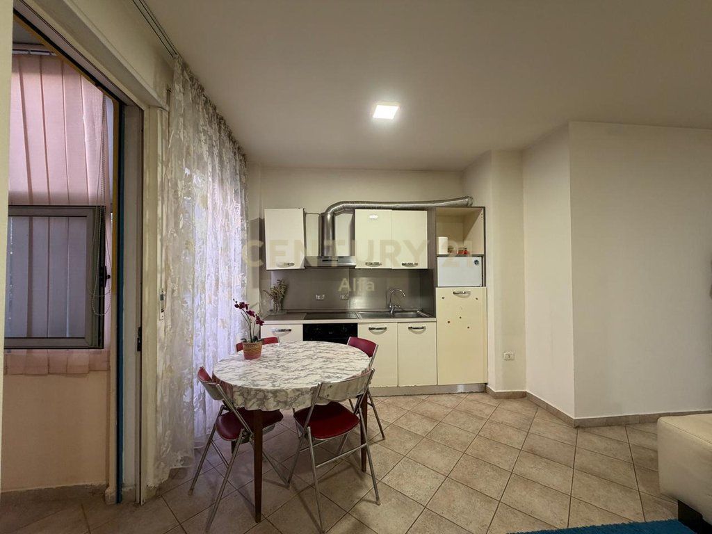 Shitet apartament 2+1+2 tualete prane Rruges Kosovarve!