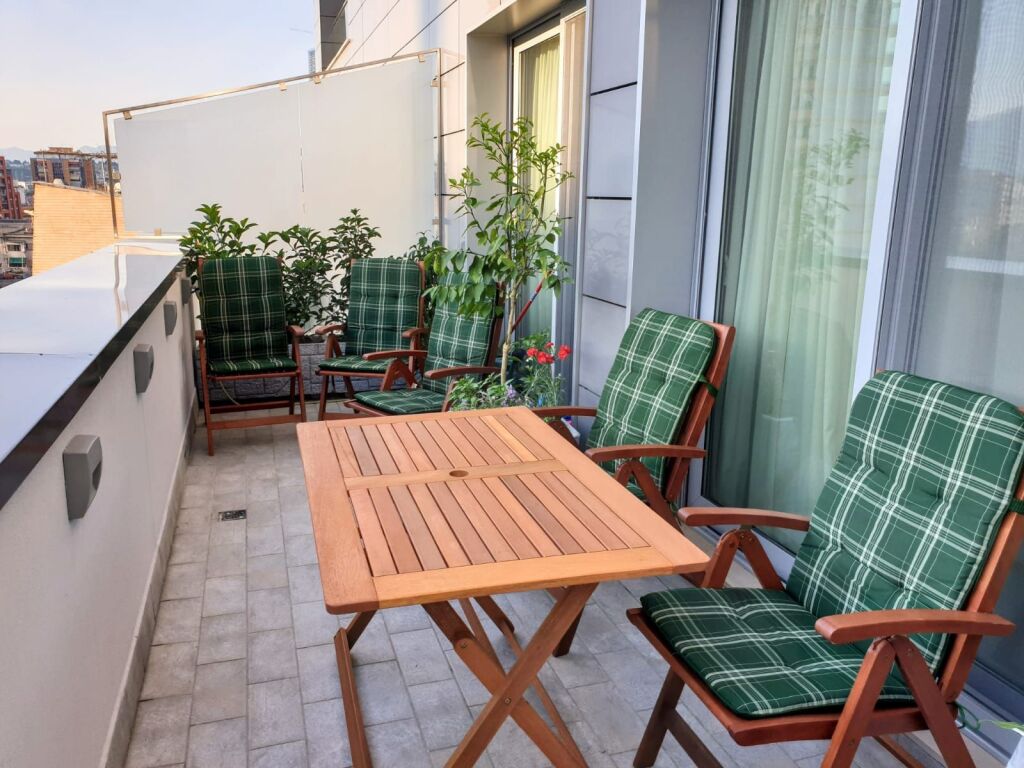 Rent Apartment 2+1+2+Parking Space, Center, Tirana. Empire72527