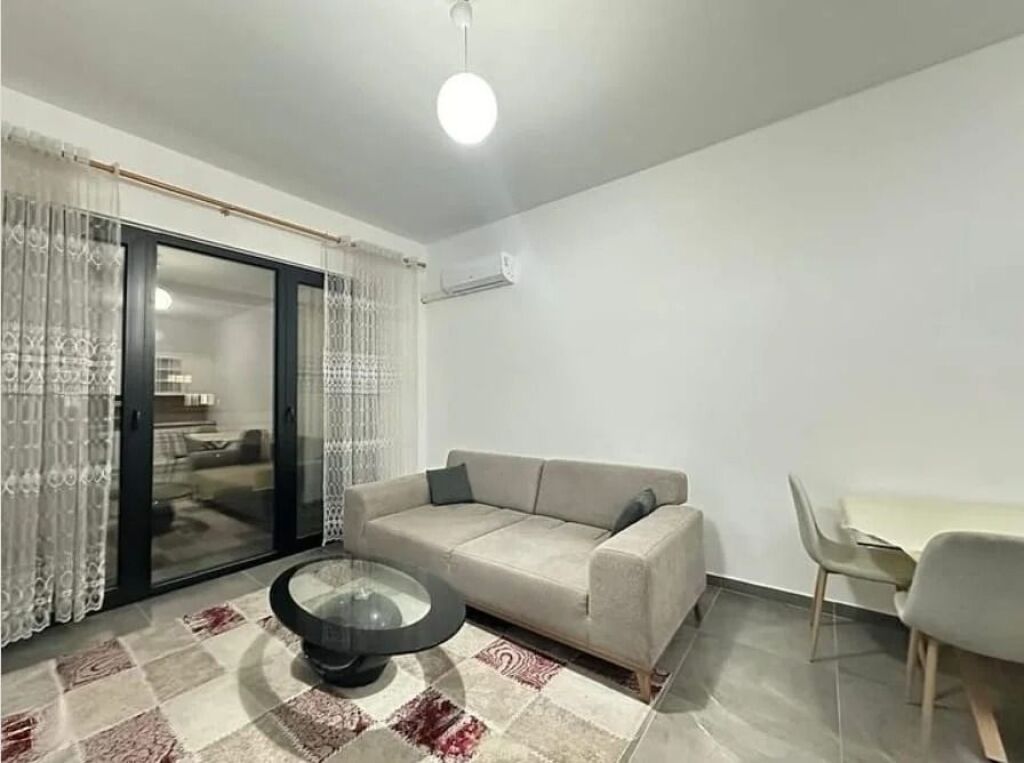 FOR RENT APARTMENT 1+1 – SQUARE 21, KAVAJËS STREET