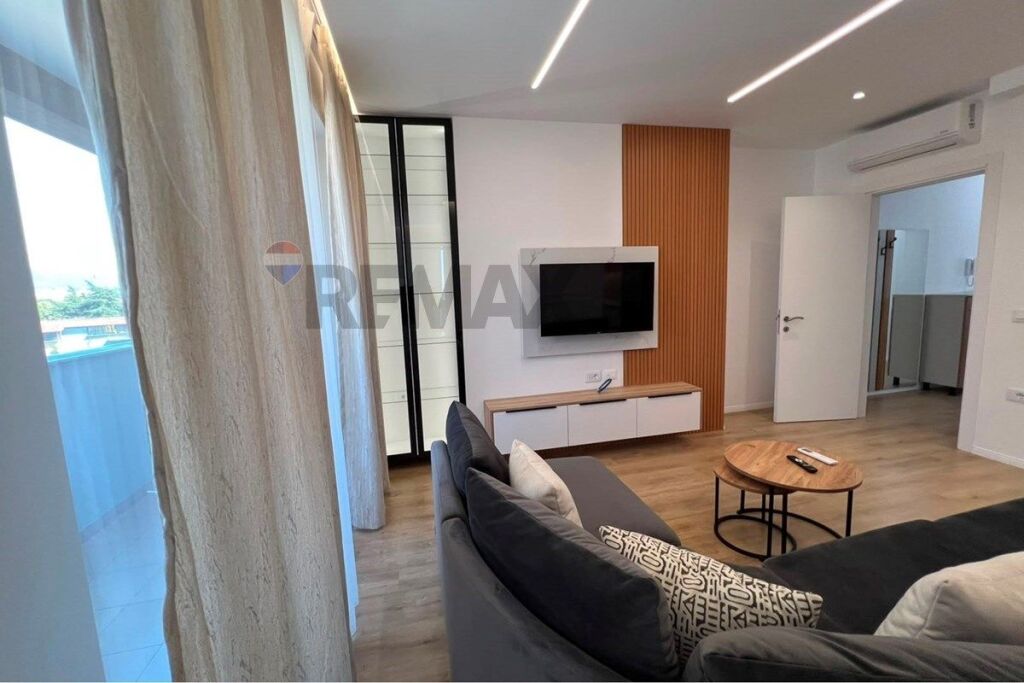 APARTAMENT 2+1 ME QERA ME PARKIM TE PERFSHRIE | 70,000 LEK | SHKOLLA E BASHKUAR