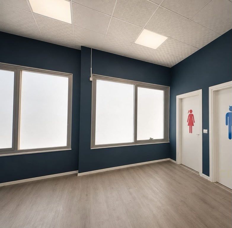 🏢 JEPET ME QIRA AMBIENT KOMERCIAL – PRANË RRUGËS BARDHYL 📍