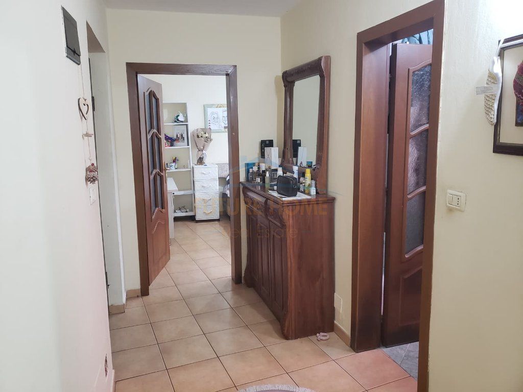 Qera, Apartament 1+1, Laprake, Tirane. DB68782