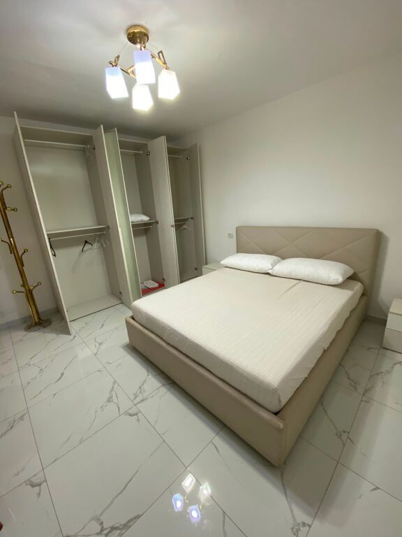 Appartamento 3+1 in affitto situato in Via Bardhyl, vicino a Gomisteri Jimmy Neutron, Xhamlliku, Oxhaku, Brryli.