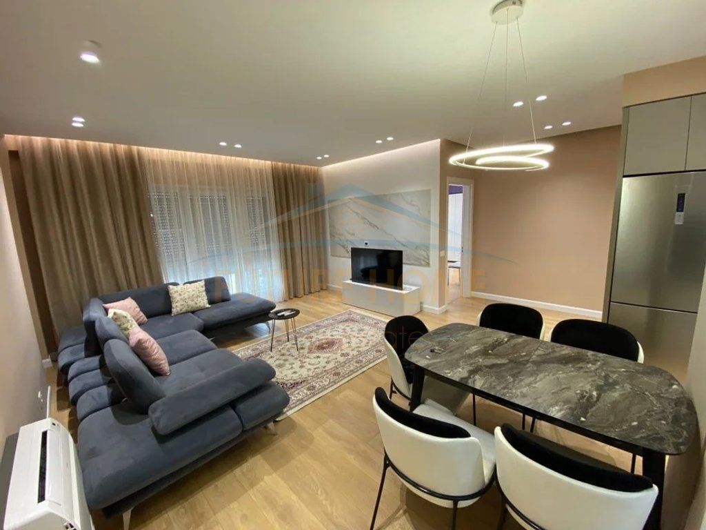 Qera, Apartament 2+1+2, Rruga e Dibrës, Hotel Melia  Tiranë.