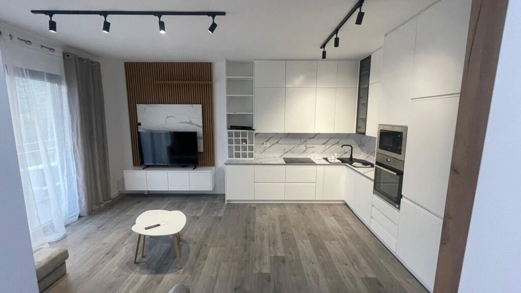 Shitet apartament 2+1+2+Post Parkimi tek Kodra e Diellit .