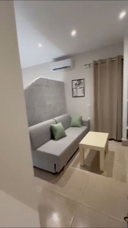 Monolocale in affitto a Yzberisht appena arredato 340€