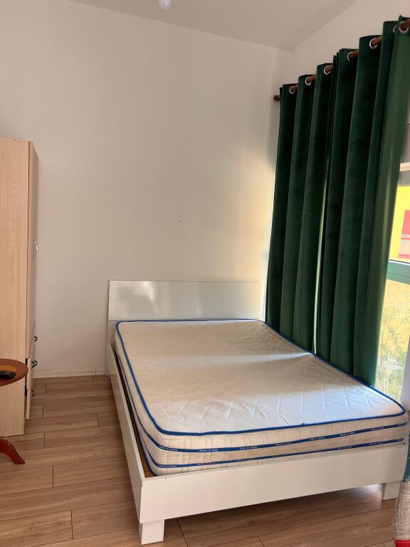 Jepet me qira garsionere Te Ali Demi Residenca Kadiu 250 mije leke