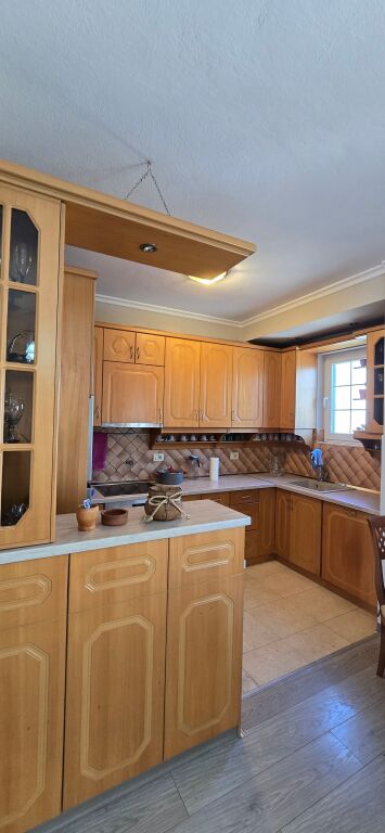 APARTAMENT 2+1, JEPET EDHE PER ARBNB!