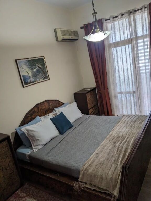 JEPET APARTAMENT ME QERA 3+1, ISH EKSPOZITA