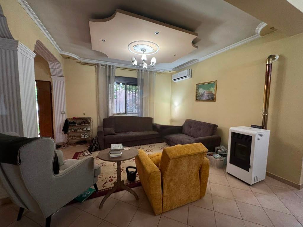 Villa su due piani in affitto a Don Bosko