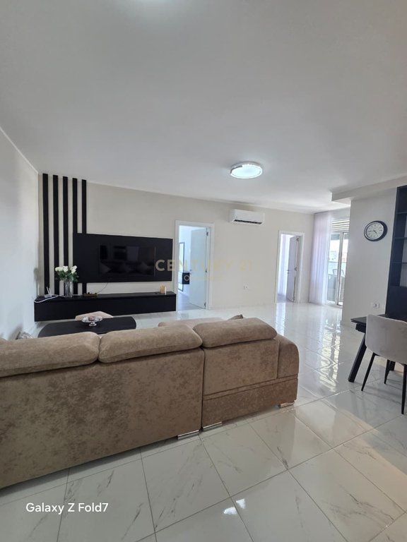 SHITET PENTHOUSE ME PAMJE NGA DETI NË SHËNGJIN 250,000 €