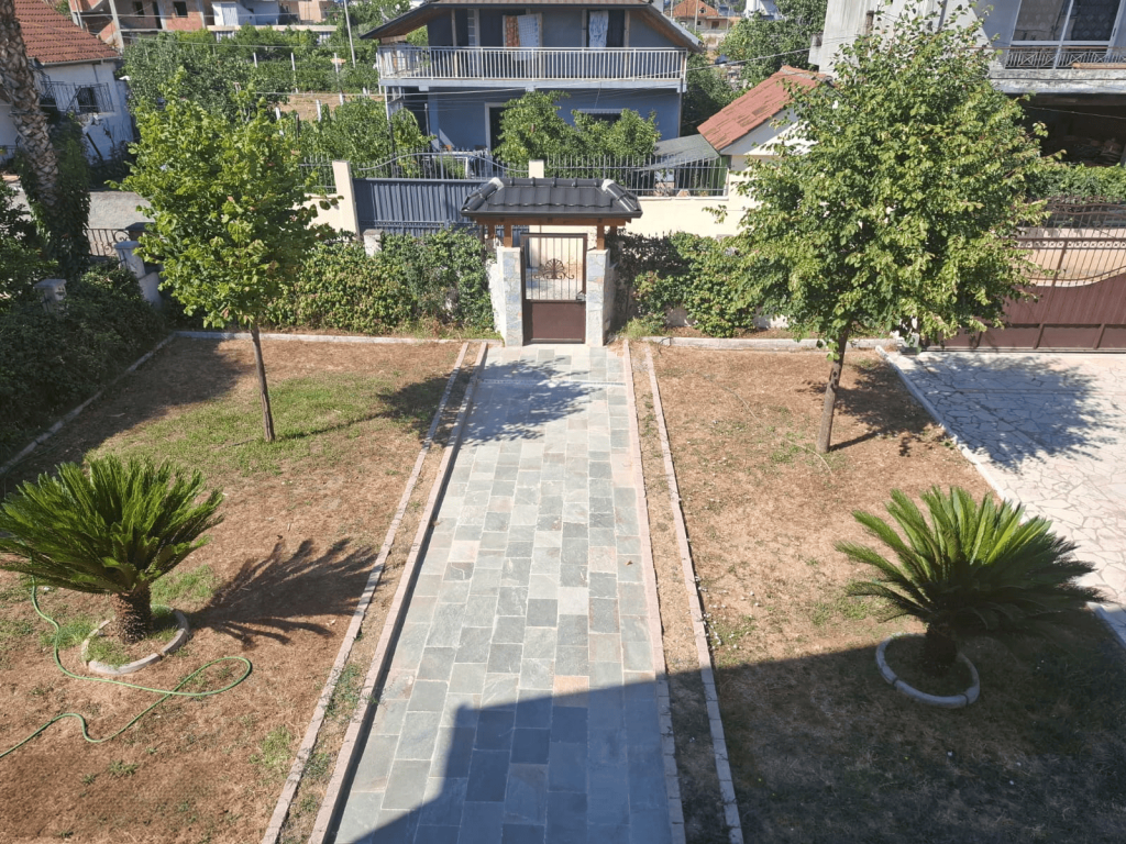 Qera | Vilë 6 + 1 | Fushë (Mëzez) | 900 €/muaj