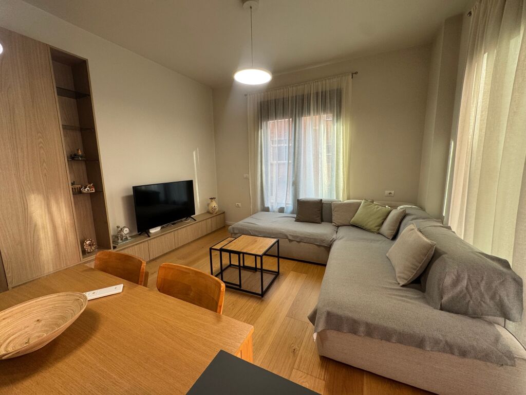 Appartamento moderno 2+1 in Via Kosovareve!