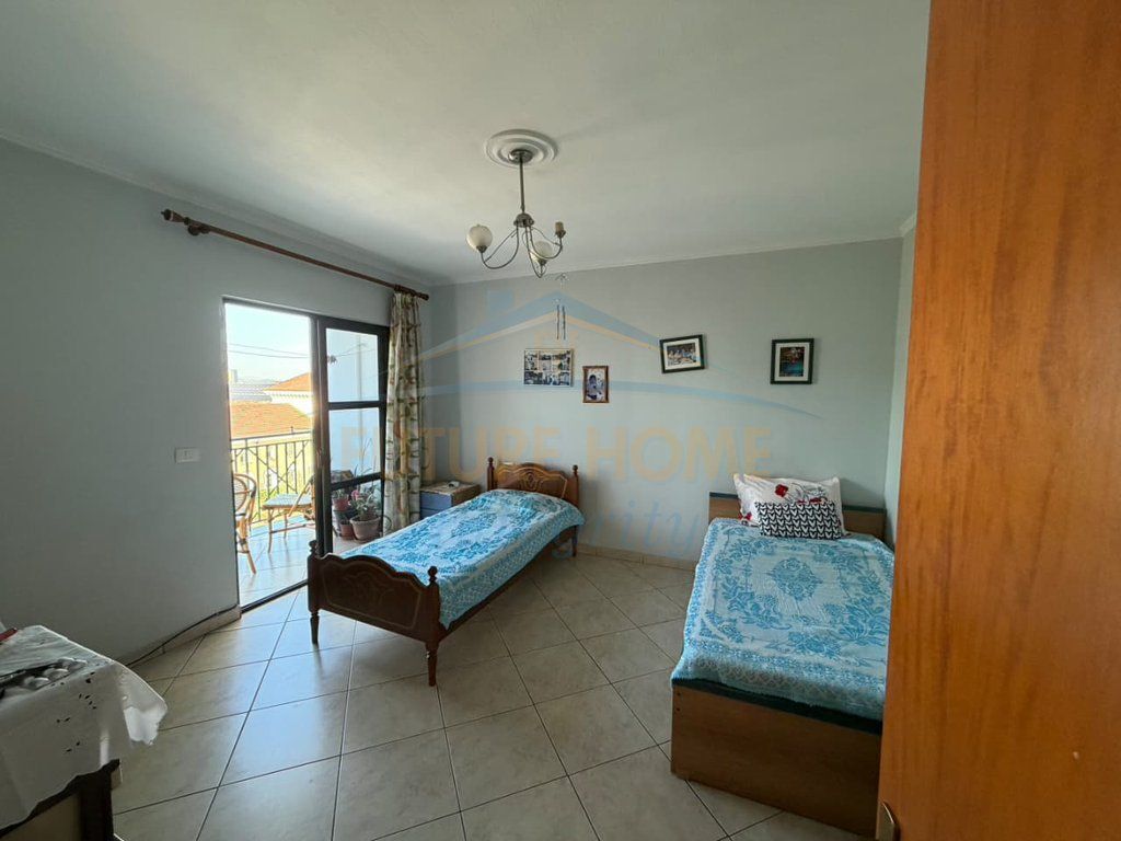 Shitet, Apartament 2+1, Kinostudio, Tiranë.