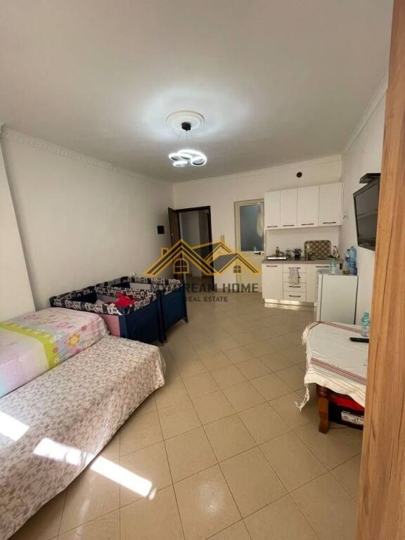 SHITET GARSONIERE TEK SHKEMBI KAVAJES DURRES!