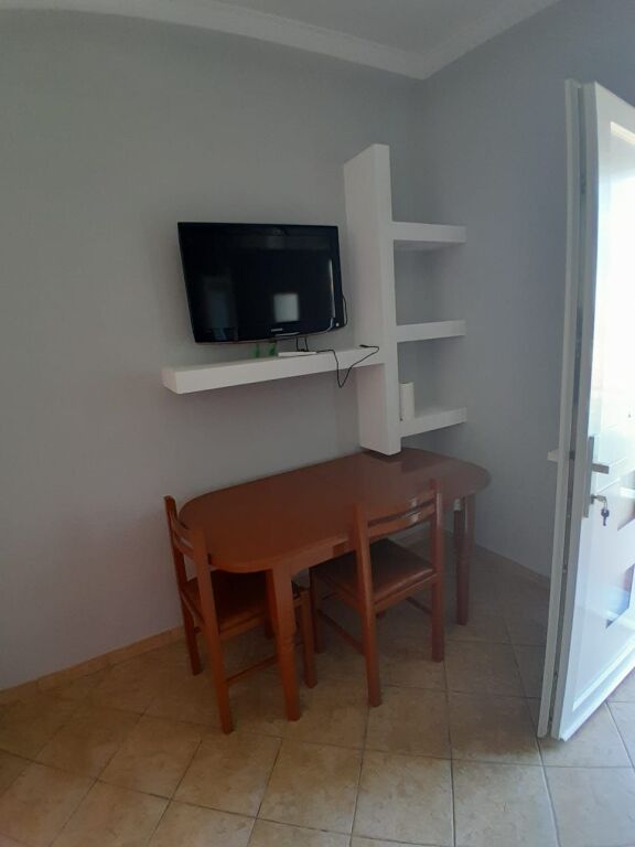 Rent | Shtëpi private 1 + 1 | Rruga Jordan Misja | 350 €/month