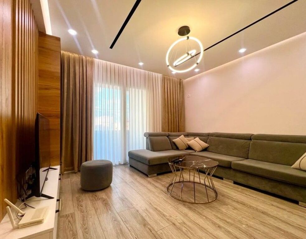 Apartament 2+1 me post parkimi me qira, Ish-Parku, Rruga Ndre Mjeda 1,000 € /Muaj