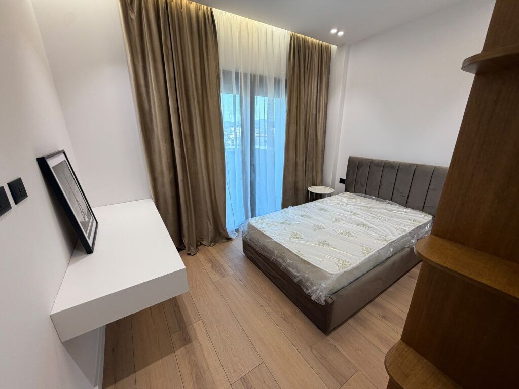 🏡 Jepet me qira apartament 2+1+2  📍 Xhamllik, Rruga “Odhise Paskali”, Tiranë