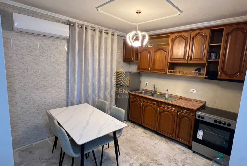 Qira, Apartament 2+1+Blk, Laprake, 60.000 Leke/muaj