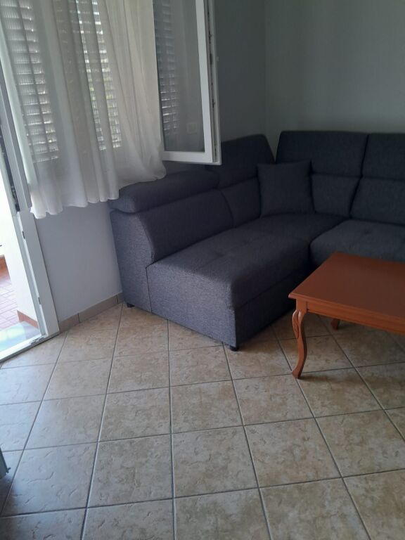 Rent | Shtëpi private 1 + 1 | Rruga Jordan Misja | 350 €/month