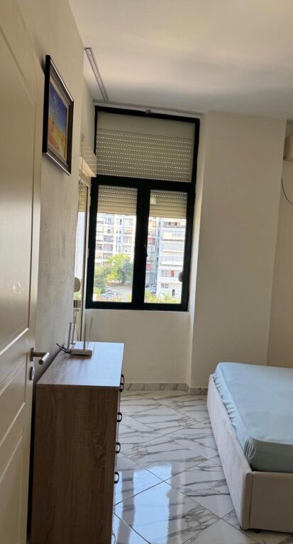 Apartament me qera 2+1+garazh prane Casa Italia