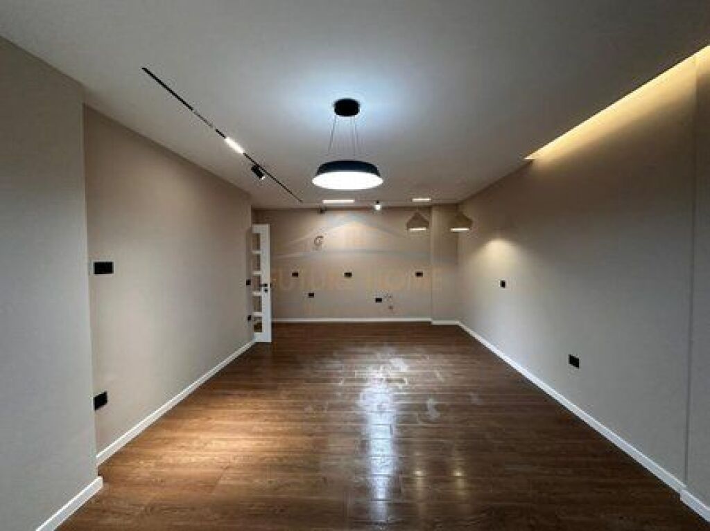 Rent, Apartment 2+1+2, Paris Commune, Tirana