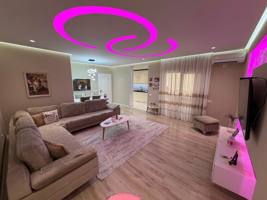 🏡 Appartamento 2+1 in vendita   📍 Posizione: vicino a Top Chanel, Via Kasem Shima