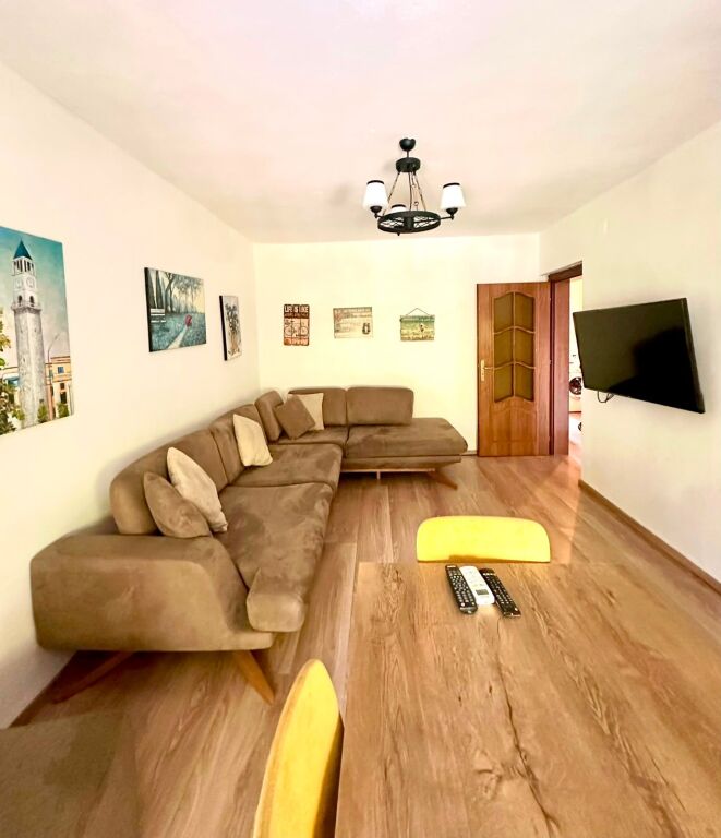 Shitet Apartament 1+1+Depo+Ballkon tek Zogu i Zi , prane Gazheli , Rruga Mine Peza , Rruga e Durresit , Ish Stacioni i Trenit , Rruga Don Bosko .