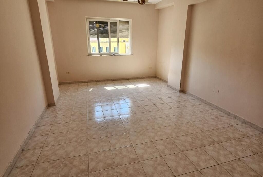 Pranë Rrugës së Kosovarëve, Shitet Apartament 2+1 Ne Zone Elitare!