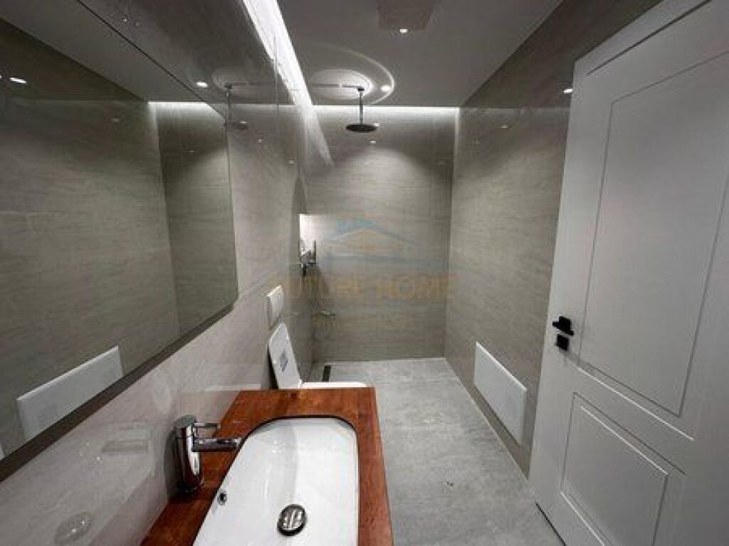 Rent, Apartment 2+1+2, Paris Commune, Tirana