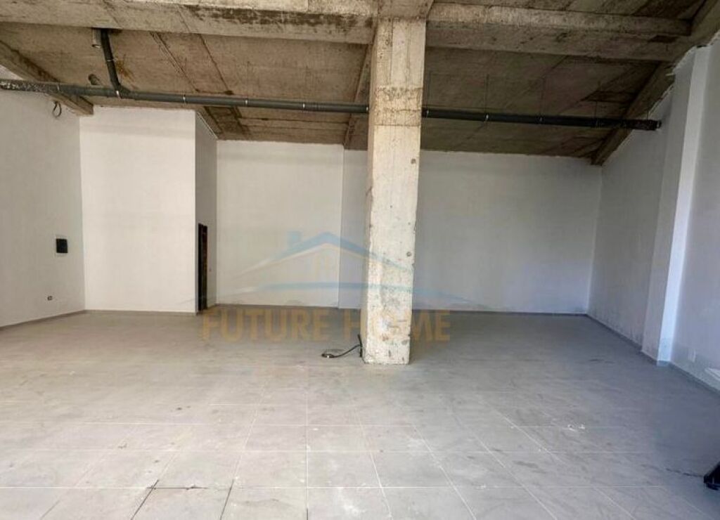 Qera, Ambjent Biznesi, Liqeni i Thatë, Tiranë.