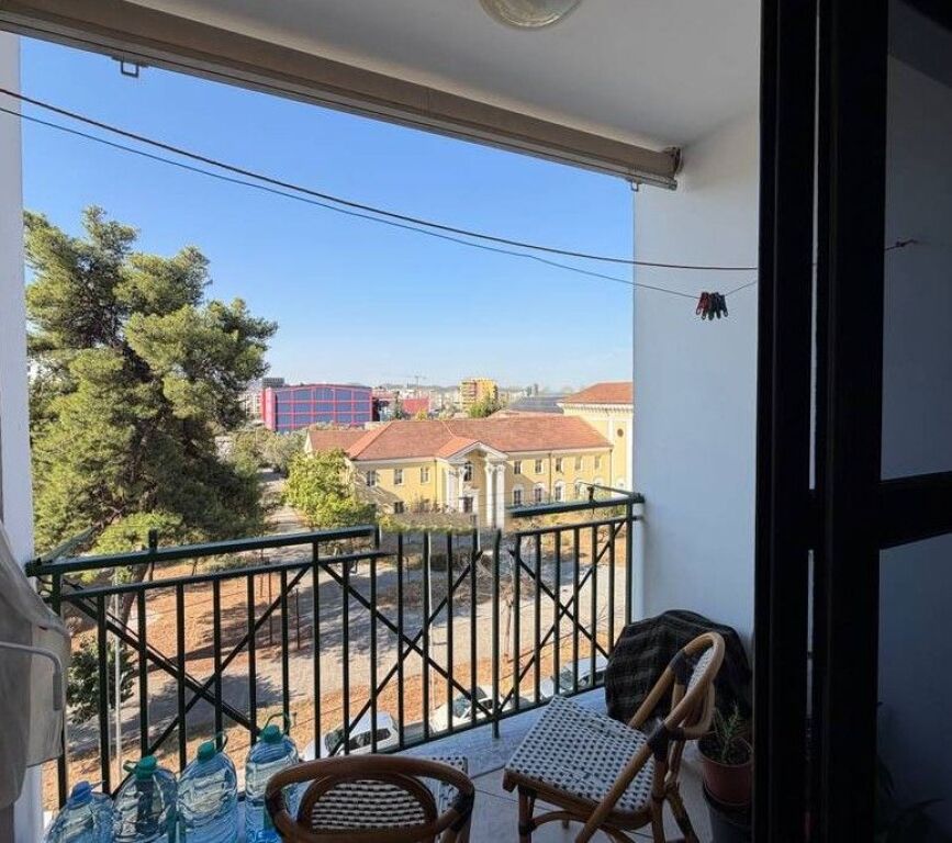 Shitet Apartament 2+1 ne Kinostudio 200,000 €