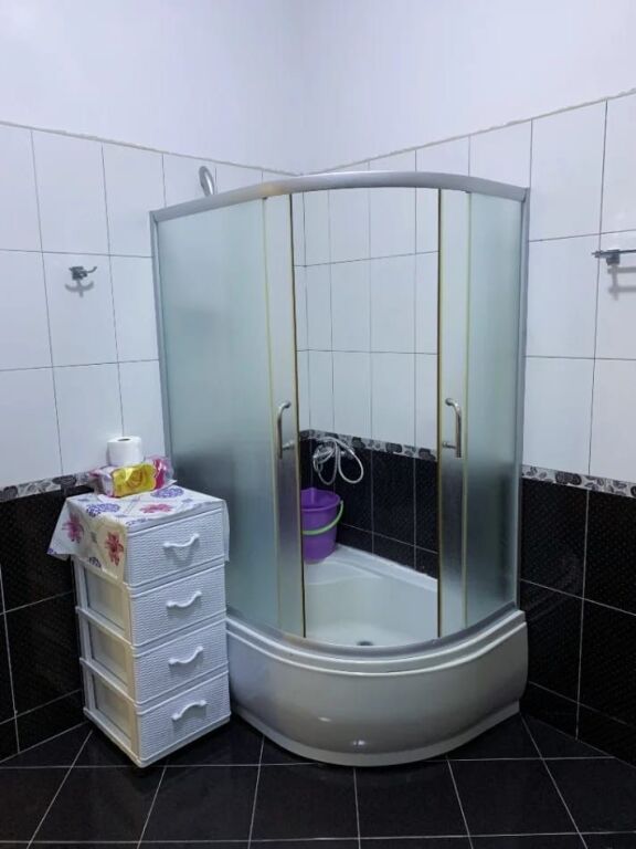 2+1 apartment for rent near the United school !