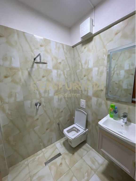 Jepet me qira ambient komercial në Lagjen Nr. 16, Durrës
