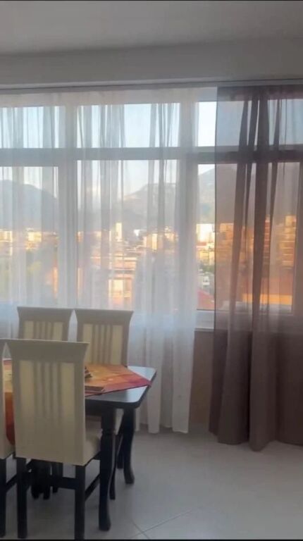 Jepet Me Qera Apartament 2+1+1 Ballkon