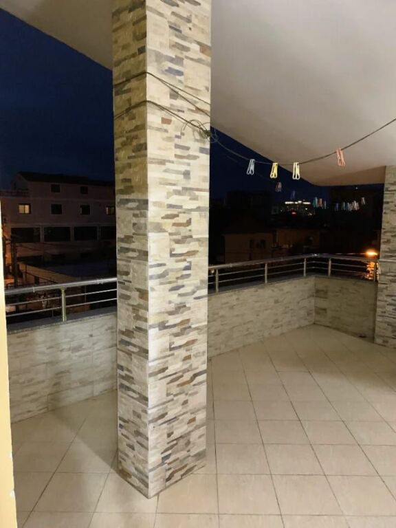 Jepet Me Qera Apartament 2+1+1 Ballkon