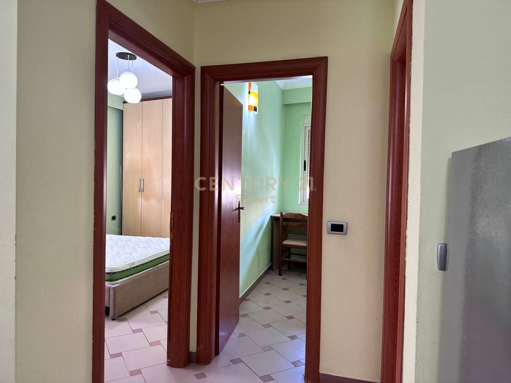 Apartament 1+1 me qira – Rruga e Durrësit
