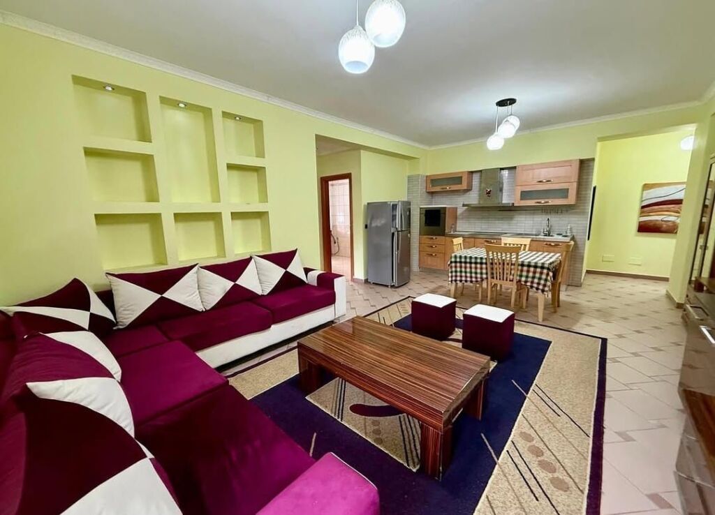 Jepet Me Qera Apartament 1+1+1 Ballkon