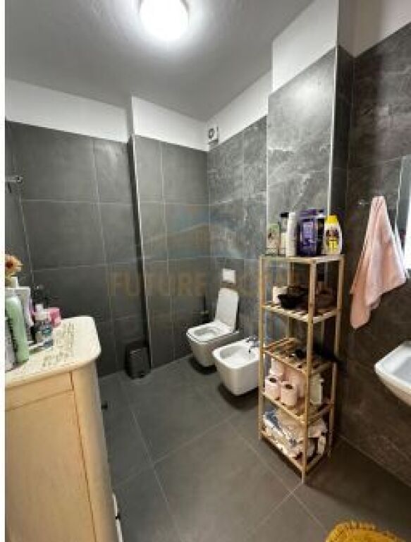 Shitet,Apartament 2+1, Univers City, Tirane