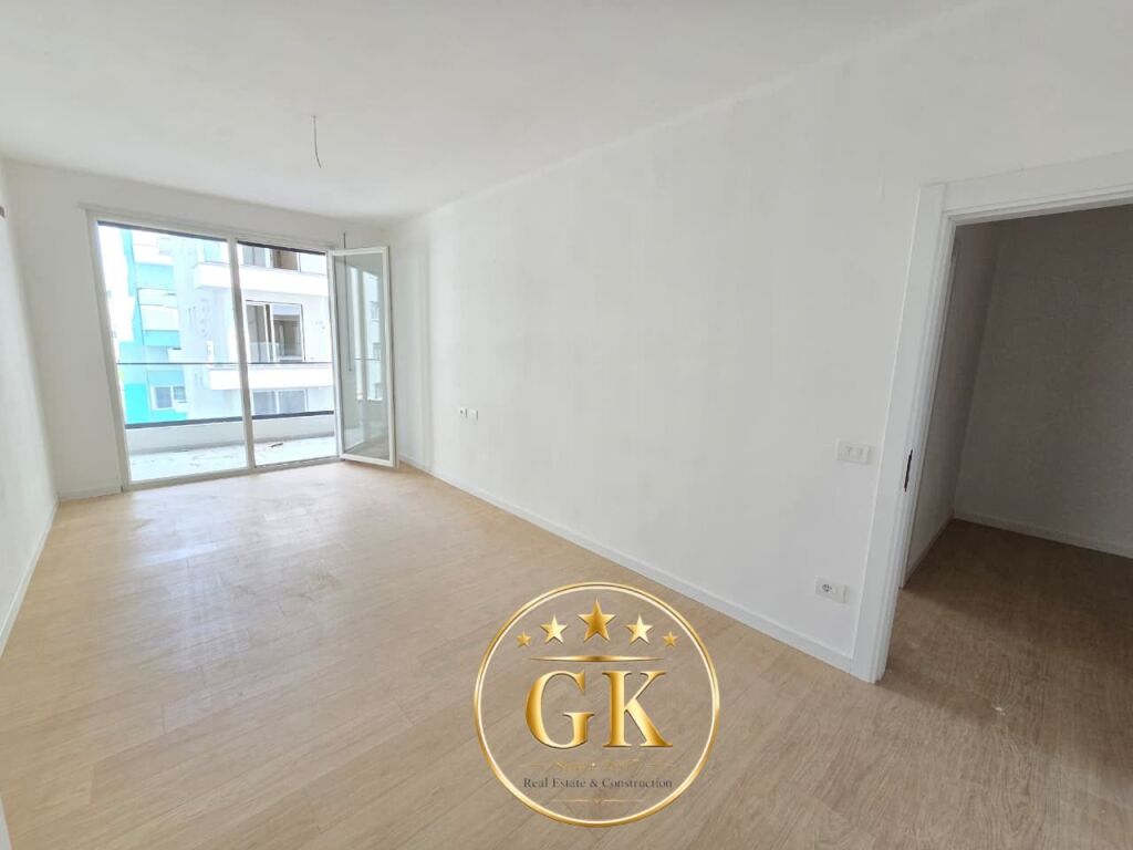 FOR SALE 1+1 WITH BALCONY IN GOLEM